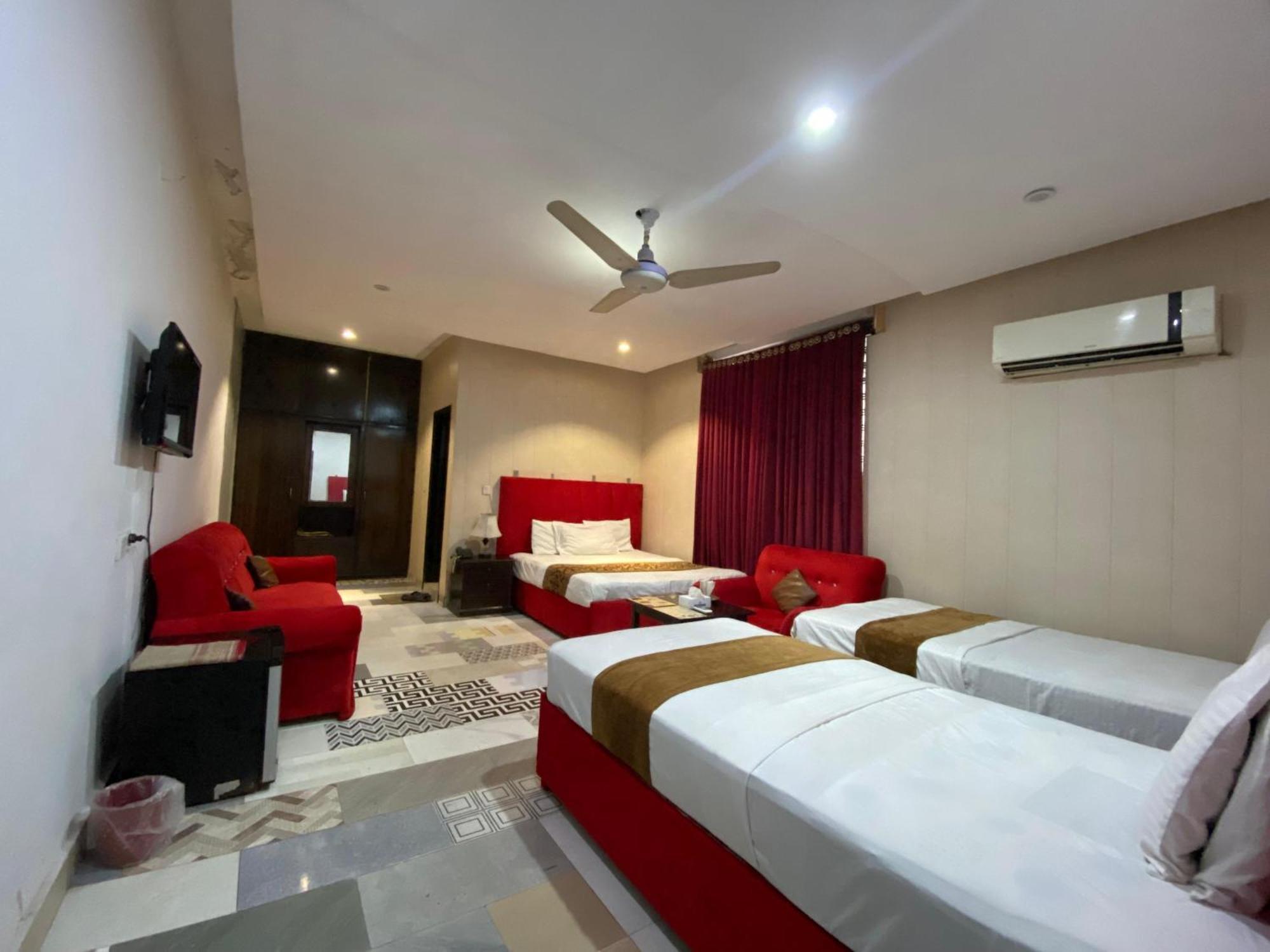 Hotel Tulip Inn, Gulberg Lahore Bagian luar foto