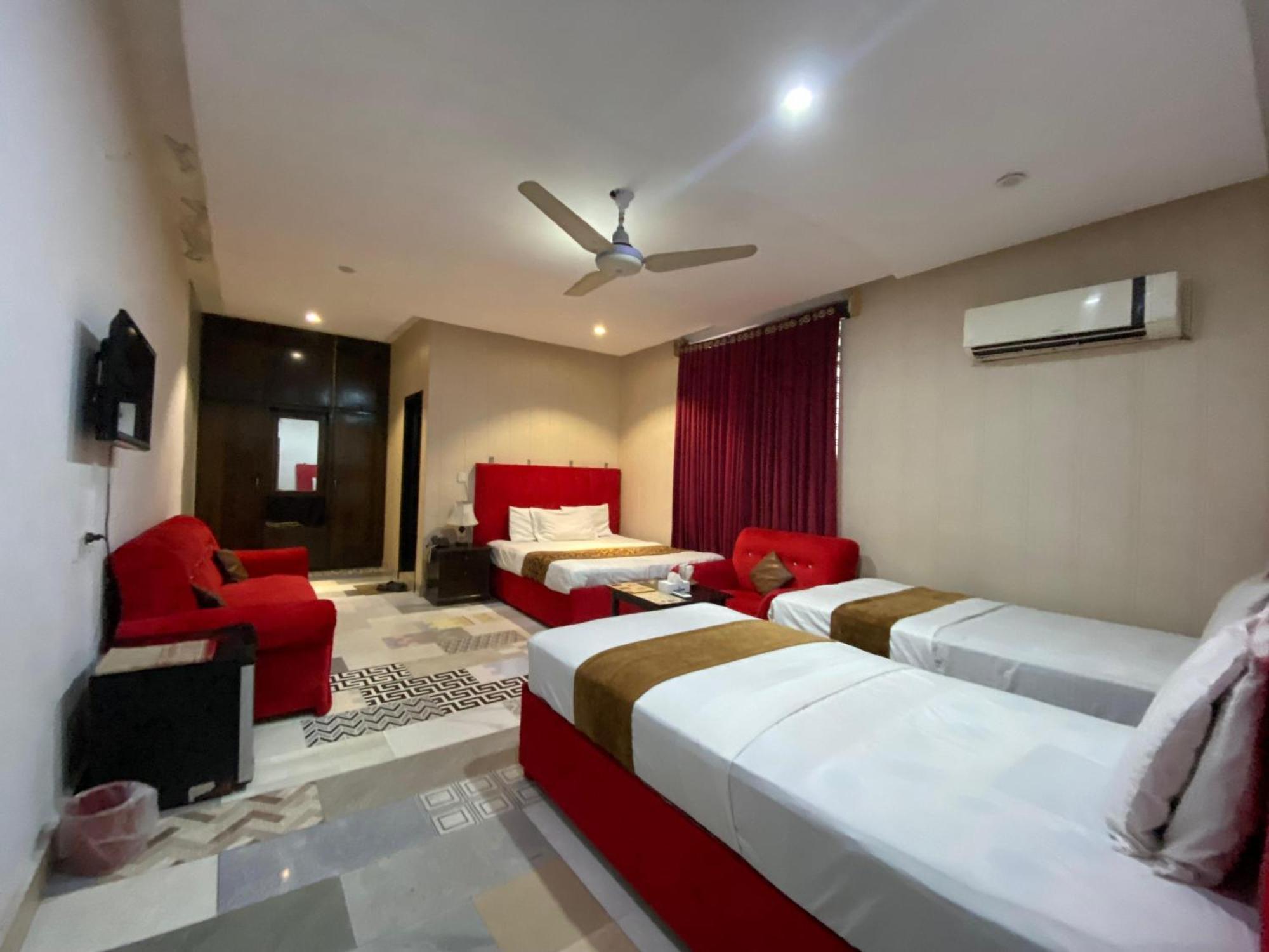 Hotel Tulip Inn, Gulberg Lahore Bagian luar foto