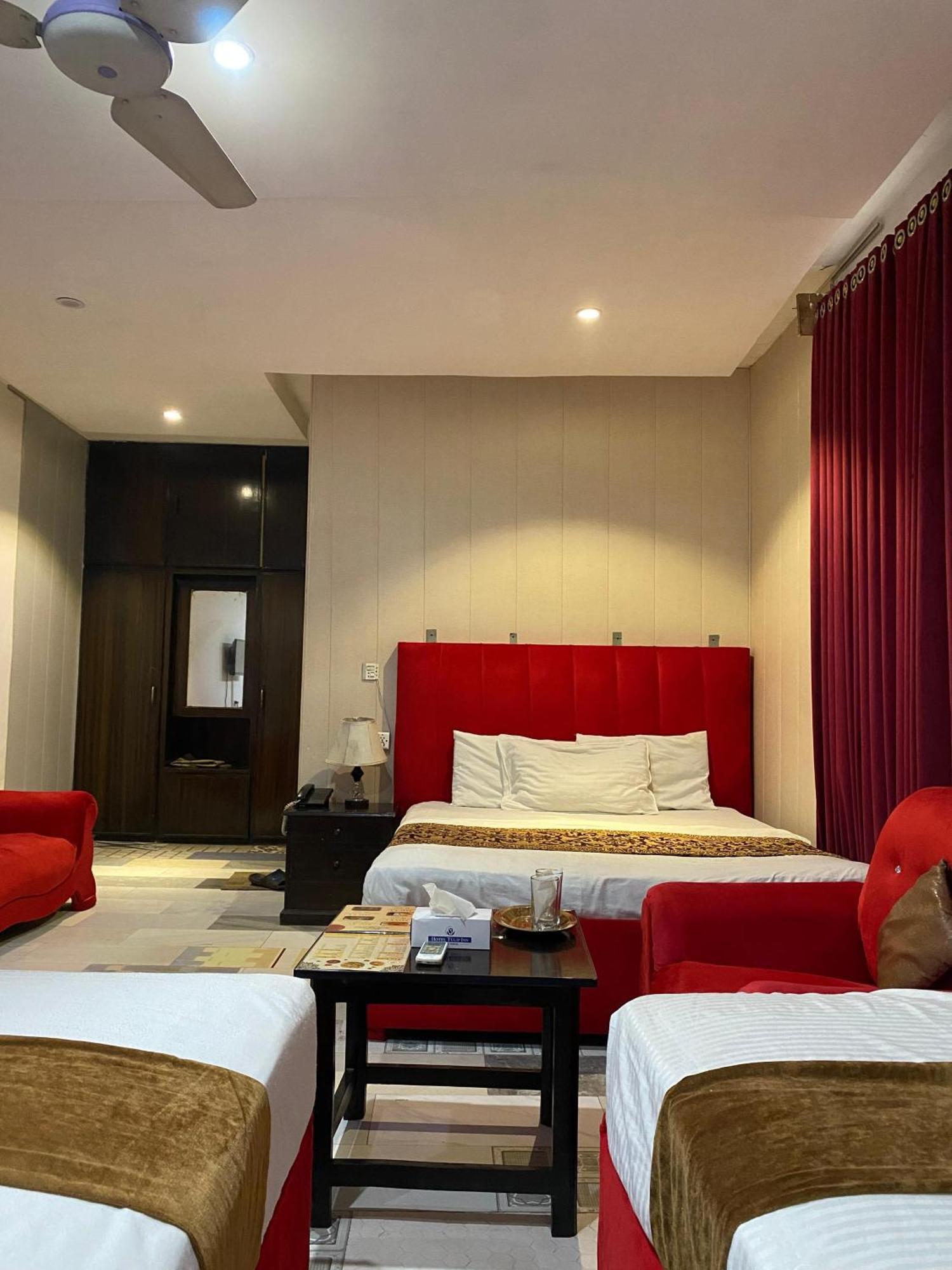 Hotel Tulip Inn, Gulberg Lahore Bagian luar foto