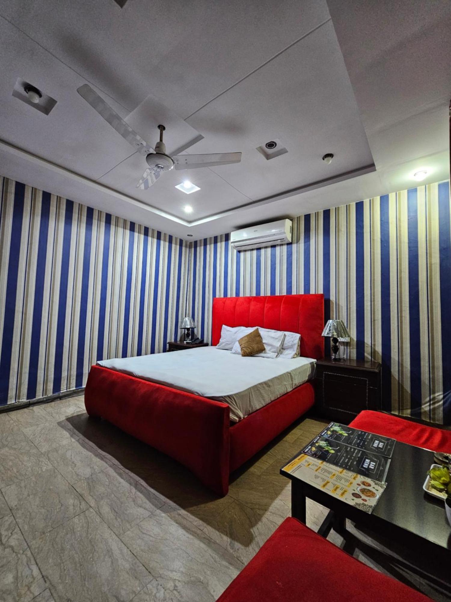 Hotel Tulip Inn, Gulberg Lahore Bagian luar foto