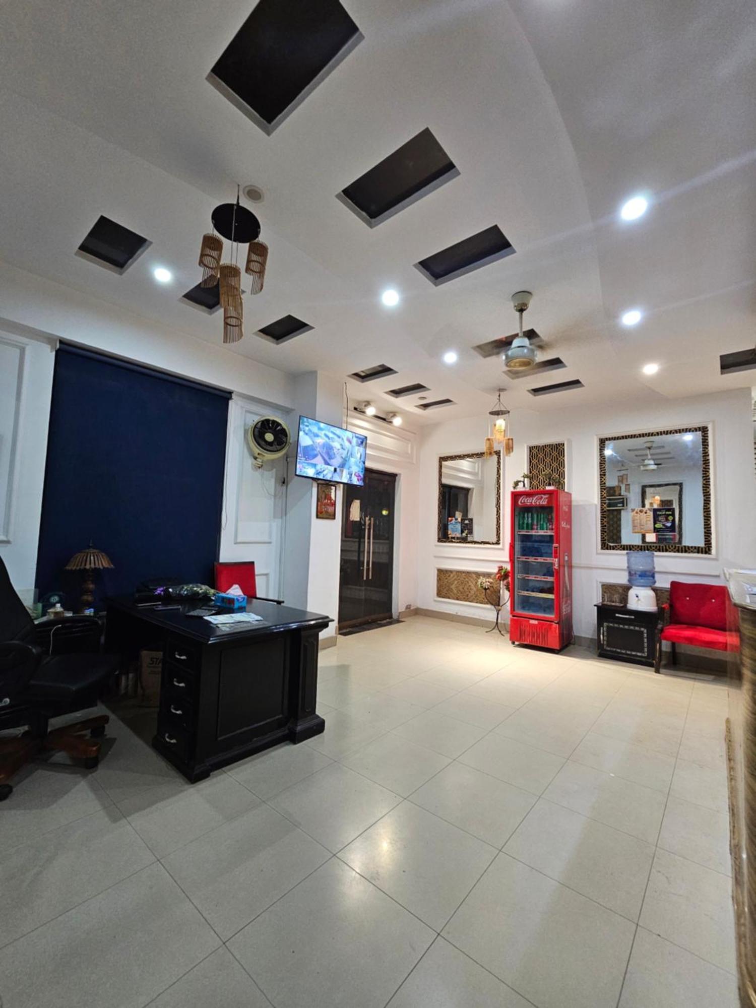 Hotel Tulip Inn, Gulberg Lahore Bagian luar foto