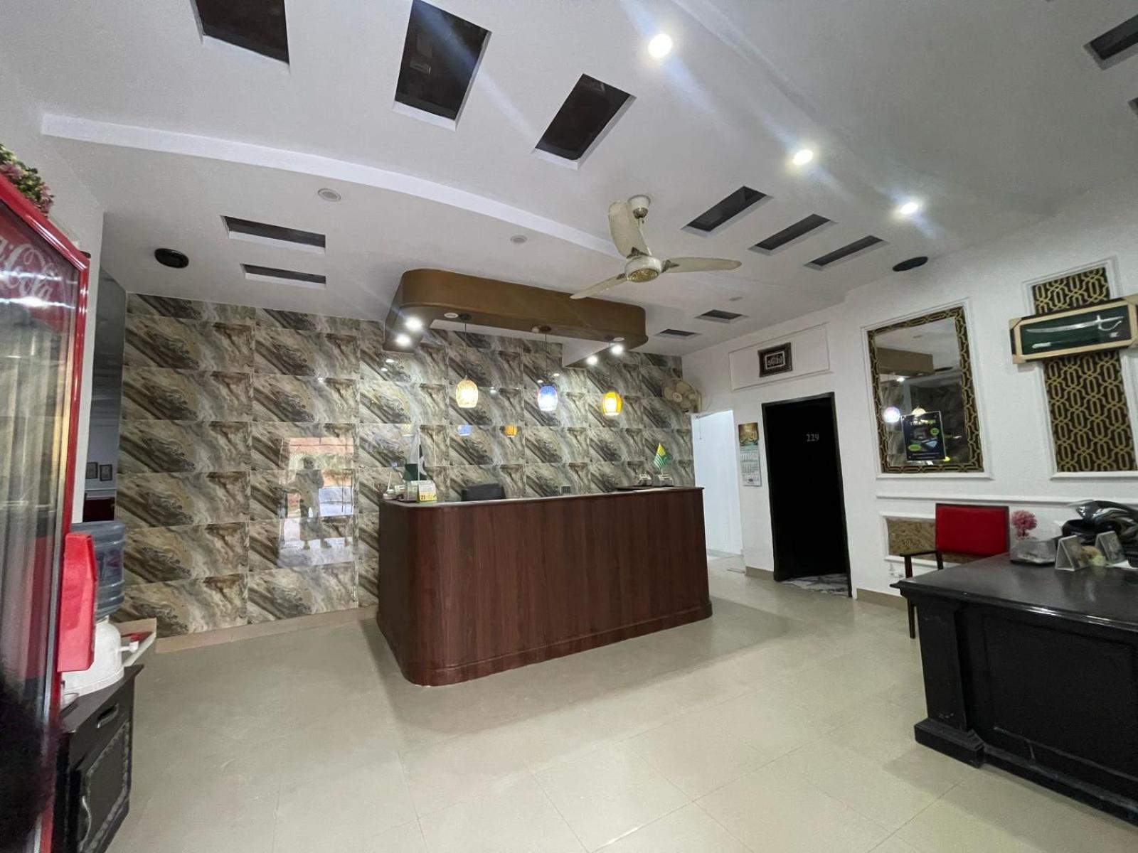 Hotel Tulip Inn, Gulberg Lahore Bagian luar foto