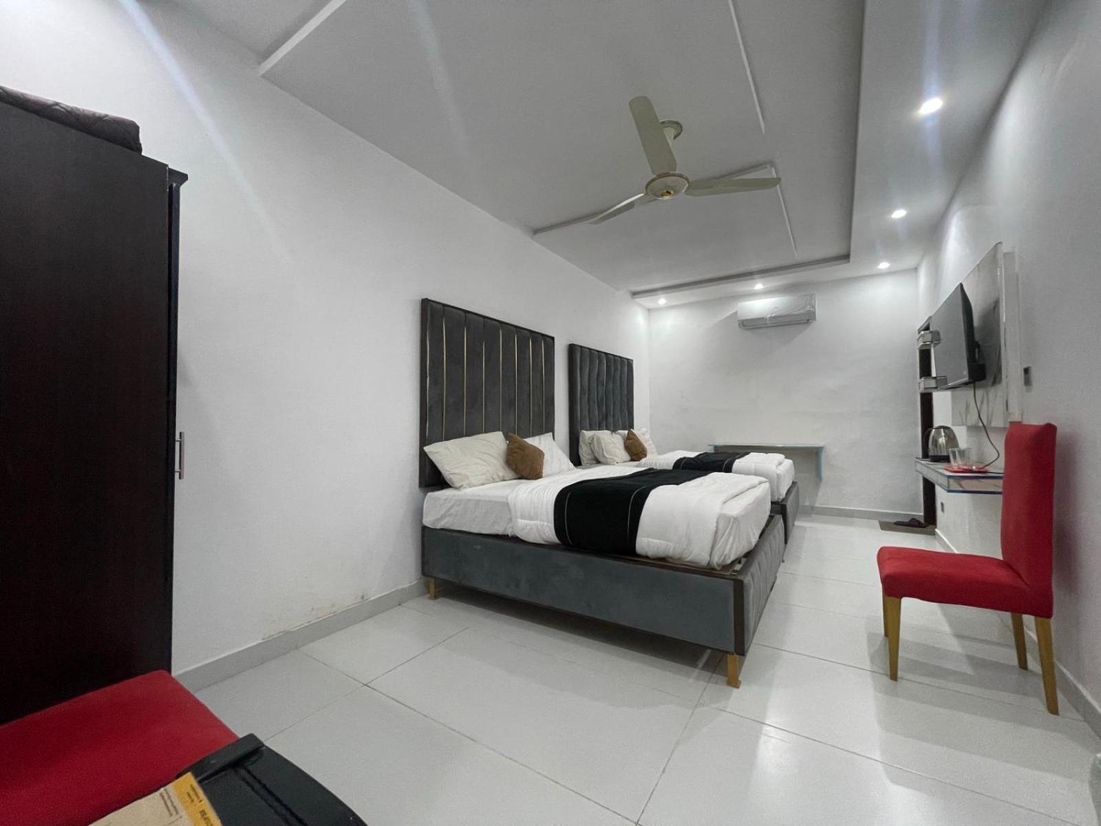 Hotel Tulip Inn, Gulberg Lahore Bagian luar foto